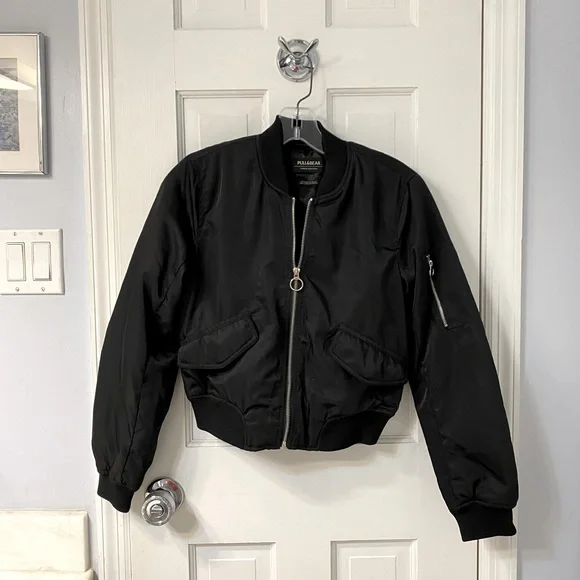 chamarra talla 38 hombre pull and bear